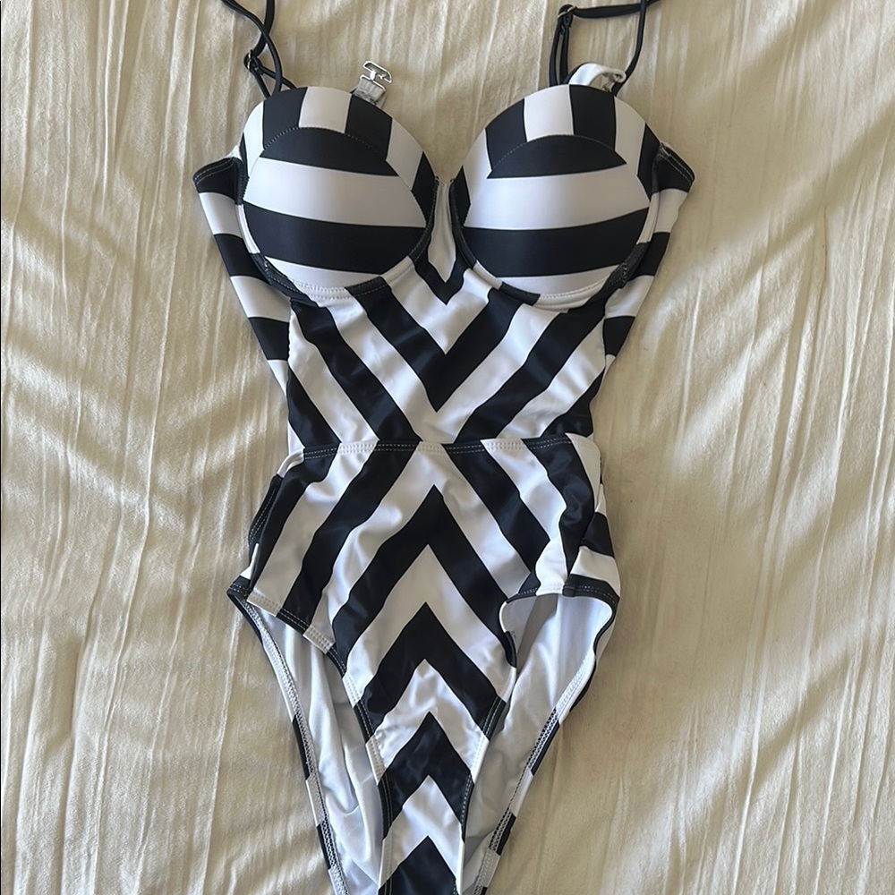 SHEIN Black and White Striped One Piece Swimsuit